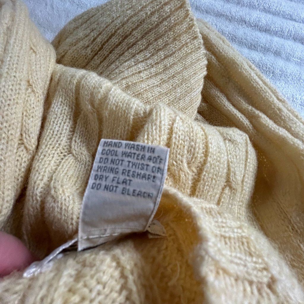 Cattivo Womens Shetland Wool Cable Knit Sweater Yellow Crew Neck Pullover Casual — image 4 of 7